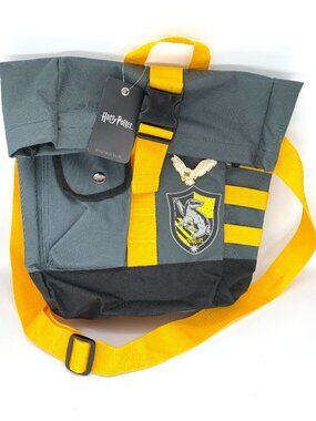 Hufflepuff Bag Messenger Hedwig Pin Wizard BioWorld Lootcrate Harry Potter NWT